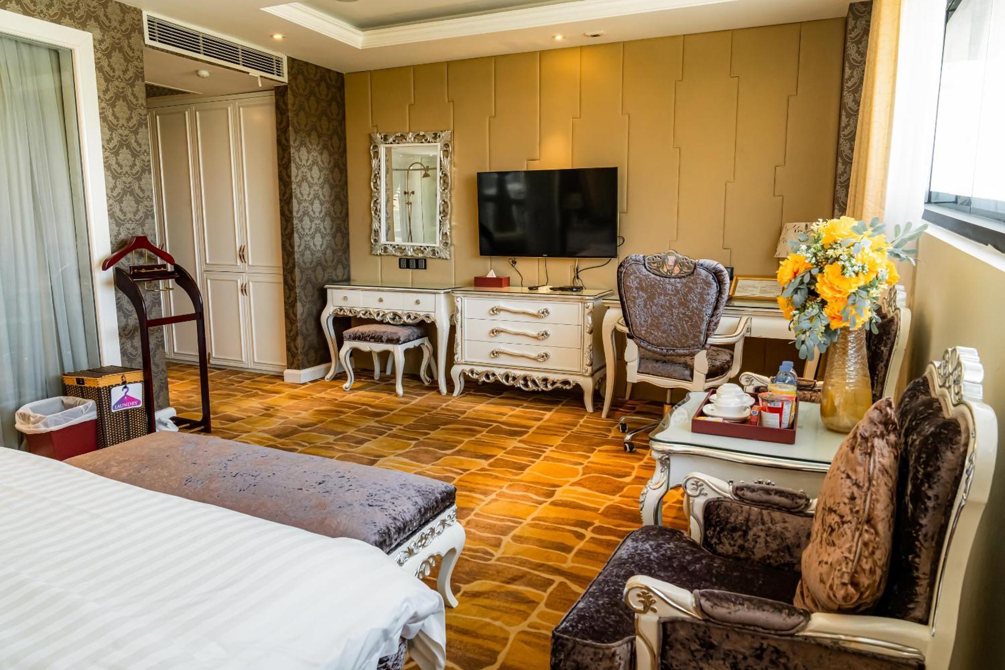 Hoang Trieu Hotel Ho Şi Min Exterior foto