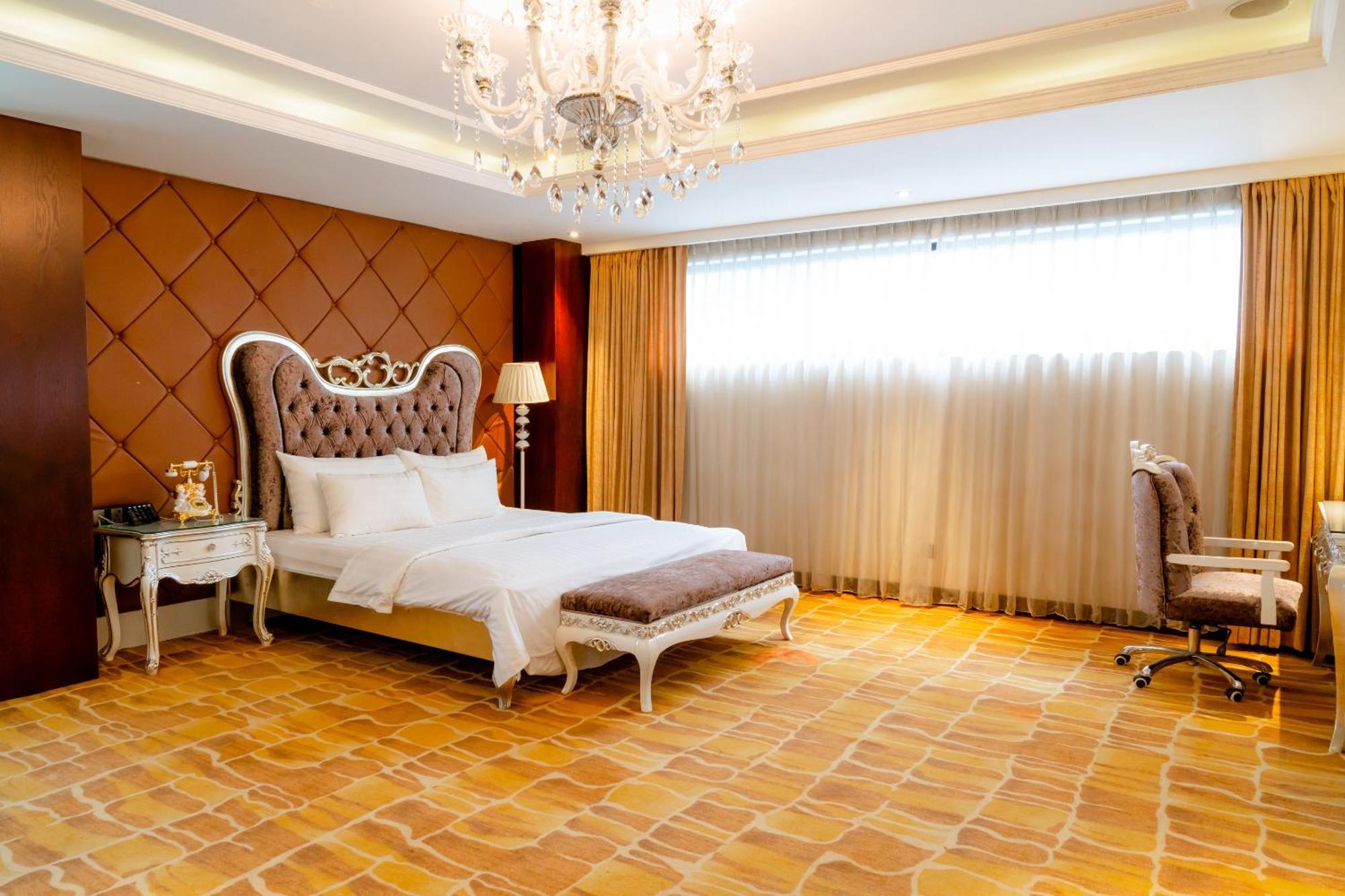 Hoang Trieu Hotel Ho Şi Min Exterior foto