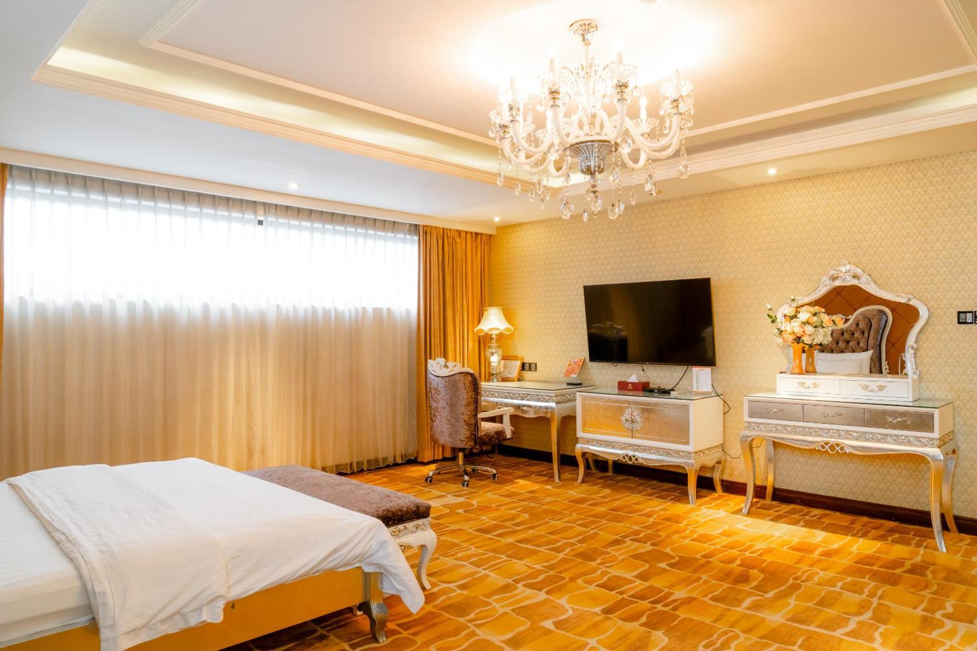 Hoang Trieu Hotel Ho Şi Min Exterior foto